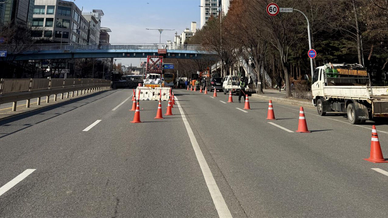 김포 사우지하차도 누수로 결빙…부분 통제되고 차량 추돌도
