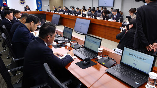 '인사 청탁 논란' 이틀 만에 김남국 사직서 제출…대통령실 "수리"