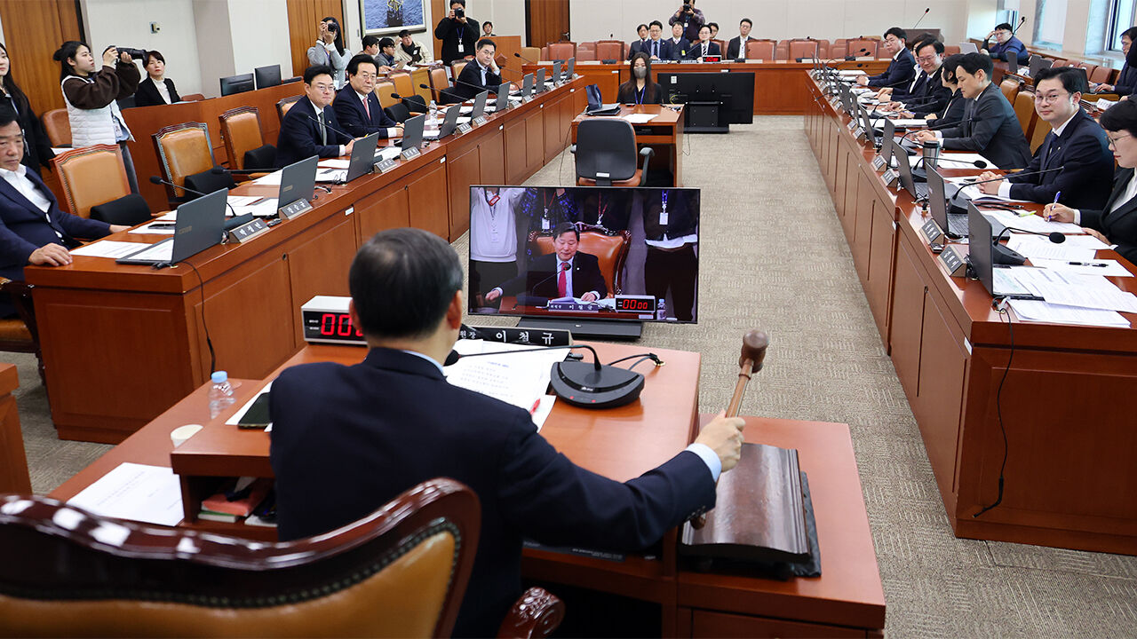 국회 산자위, '주 52시간 예외 적용' 뺀 반도체특별법 처리