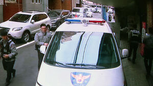 "지금 모텔? 옆에 남자?"…'톡톡' 소리 듣고 여성 구한 경찰