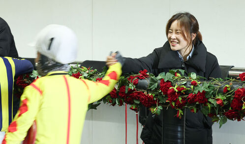 '여성 최다승' 김혜선 기수 은퇴…조교사로 새 출발