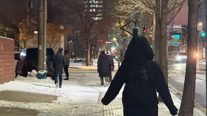 아이젠 낀 직장인, 6중&middot;7중 추돌&hellip;'생존게임' 된 출근길