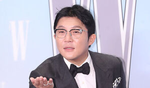 "조폭 프랜차이즈 홍보, 고가 선물도"…조세호 측 입장은 