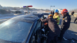 블랙아이스에 차량 9대 연쇄 추돌&hellip;13명 부상