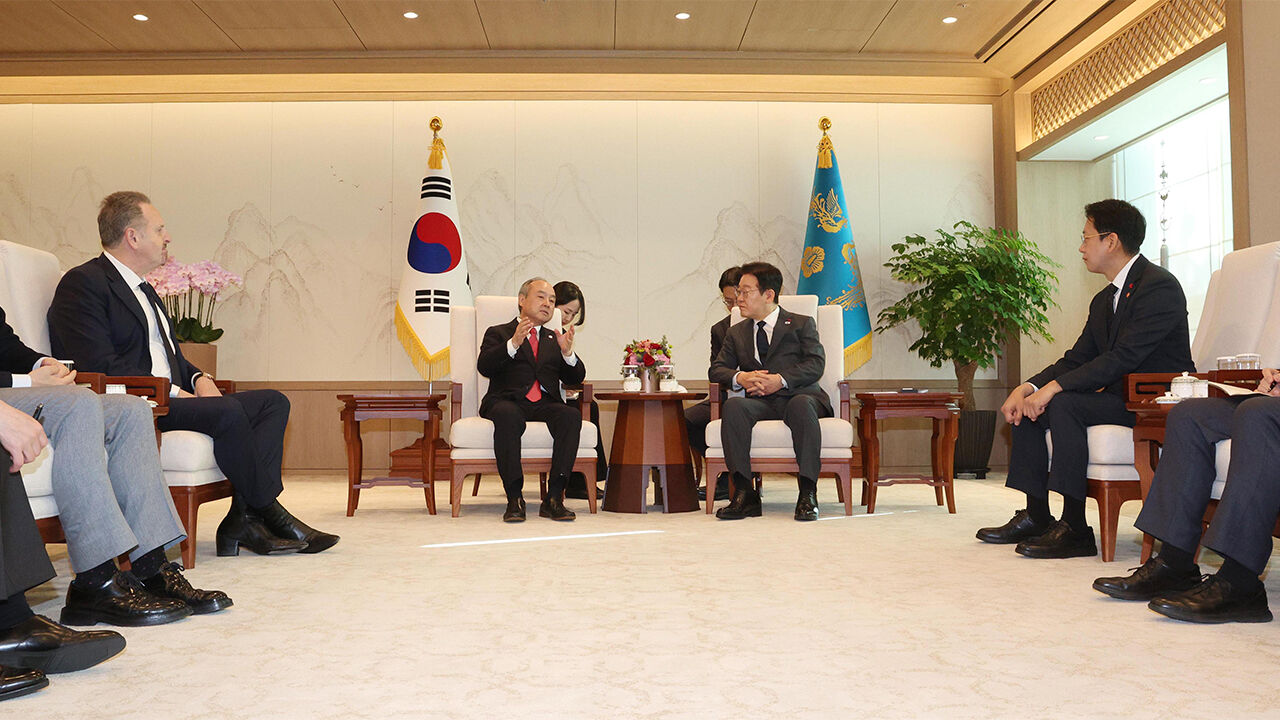 대통령실 "정부, 영국 Arm과 MOU 체결…반도체 설계 인력 1,400명 양성