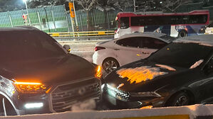 차량 십여 대 뒤엉켜 '쾅쾅'…"공포 엄습" 아수라장