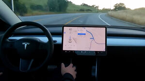 운전대 놔도 척척…안방 들어온 테슬라 자율주행