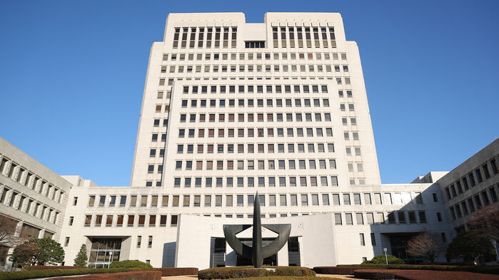 The Supreme Court in Seocho-gu, Seoul, seen on the morning of the 8th during a regular meeting. (Photo: Yonhap News)