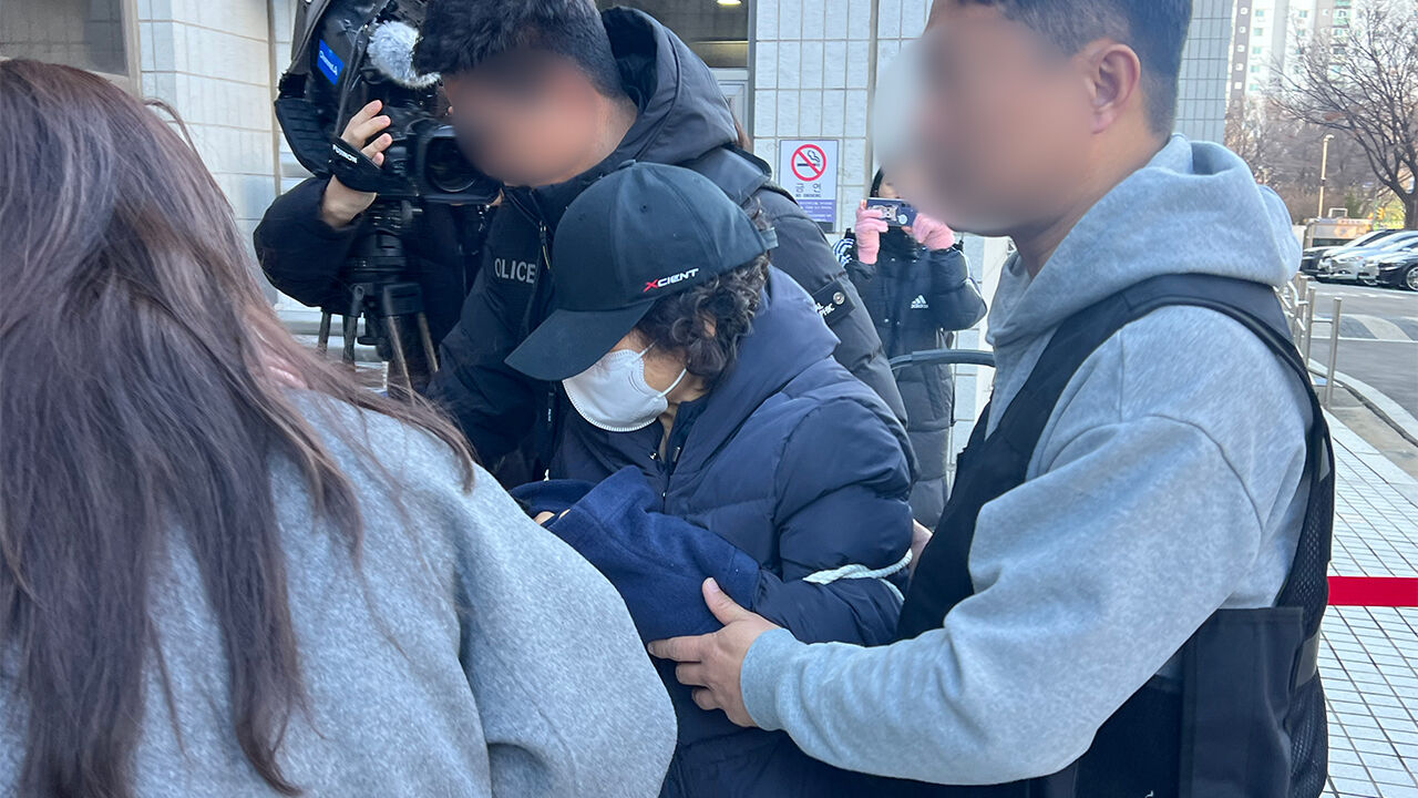 남편 살해 60대 구속심사…"계획 범행인가" 묻자 고개 저어