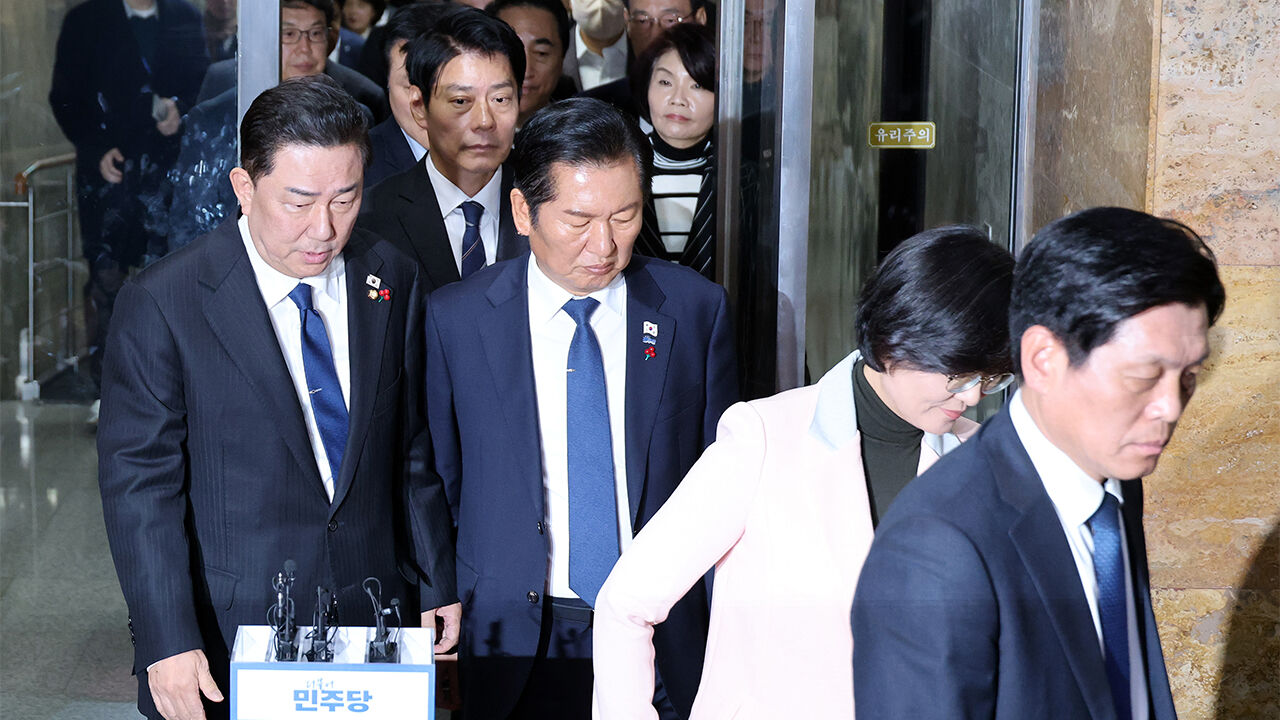 [단독] 민주, 내란전담재판부 설치법 로펌에 검토 의뢰