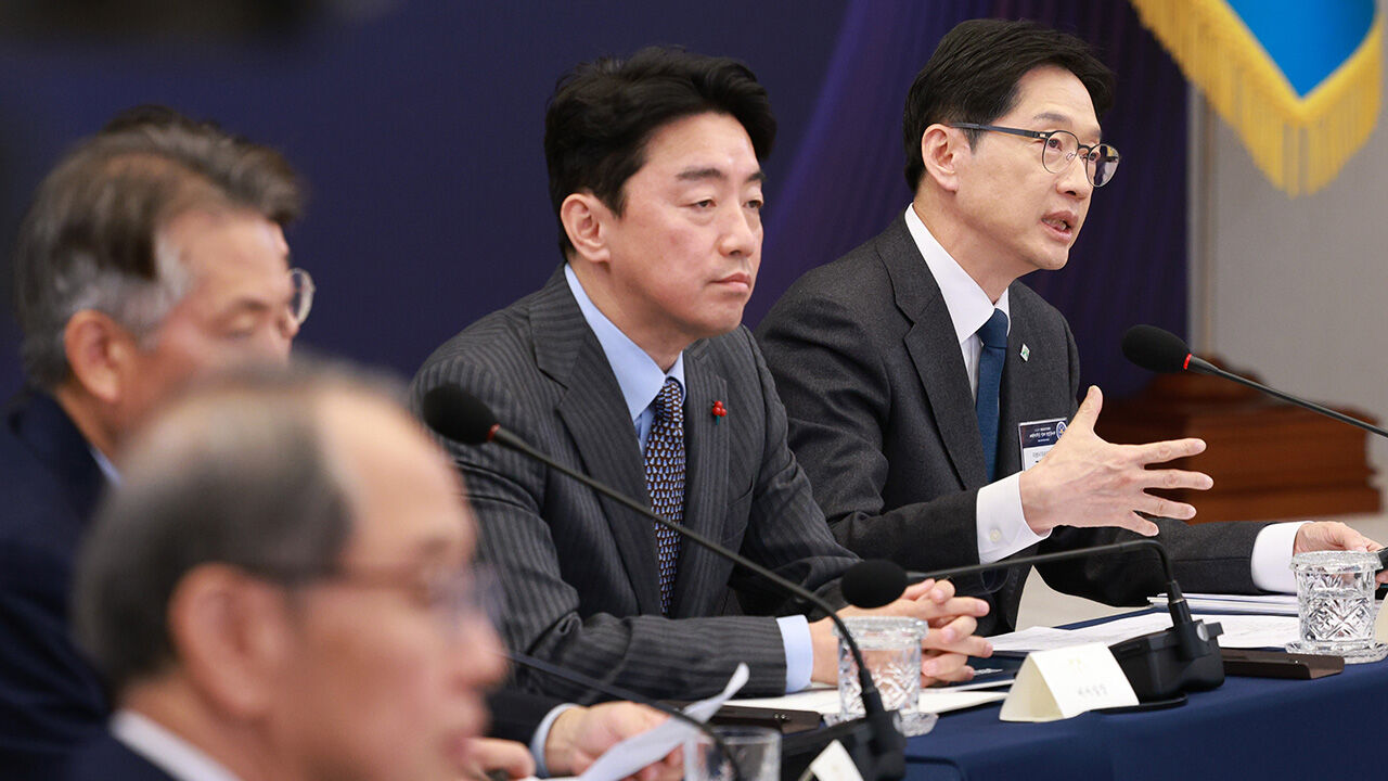 강훈식 "쿠팡 2차 피해 방지조치 즉각 시행…전관채용 사례조사"