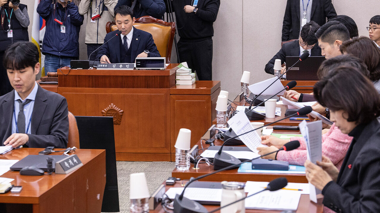 법사소위, '내란죄 재판 중지 차단법' 보류