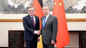 중 왕이, 독일 외무 만나 "일은 전후 80년 철저히 반성 안 해"