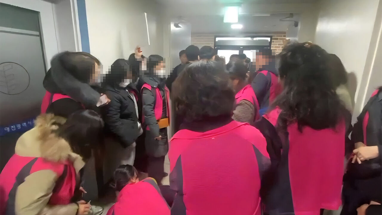 대전교육청·급식조리원 갈등 '물리적 충돌'로 격화