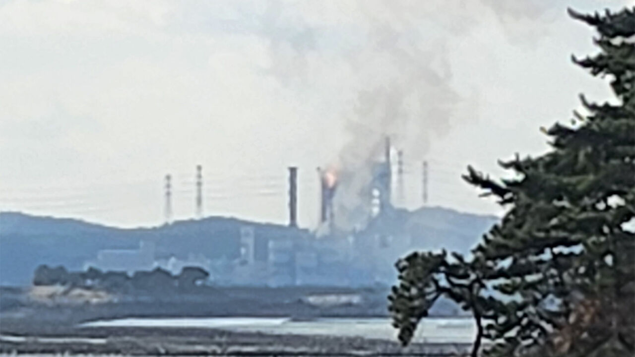 태안화력 폭발음과 함께 불…2명 병원 이송