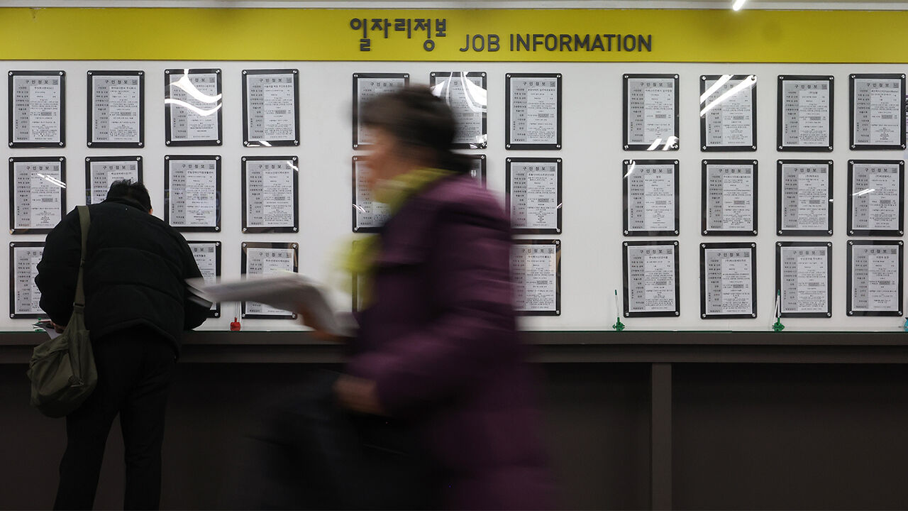 11월 취업자 수 22만 5천 명 증가…숙박·음식업 다시 마이너스