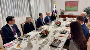 조현, 미 외교정책위원회 접견&hellip;"원자력 등 협력 가속화"