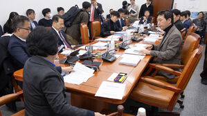 허위조작정보근절법, 범여 주도 과방소위 통과&hellip;손배 최대 5배