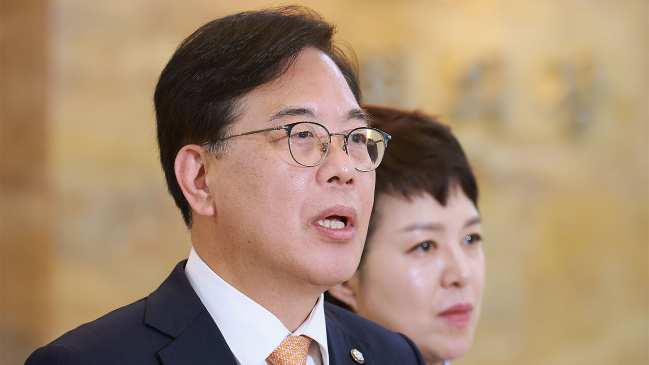 송언석 "우원식, 의장직 내려놓고 민주당 돌아가라"