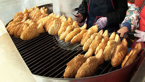 "금붕어빵" 가격 치솟자…"집에서 부담 없이" 인기 정체