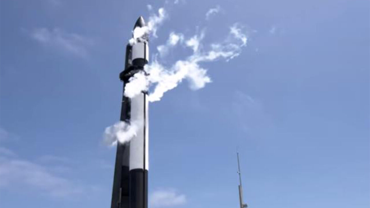 두 번 멈춘 카운트다운…군집위성 검증기 발사 연기