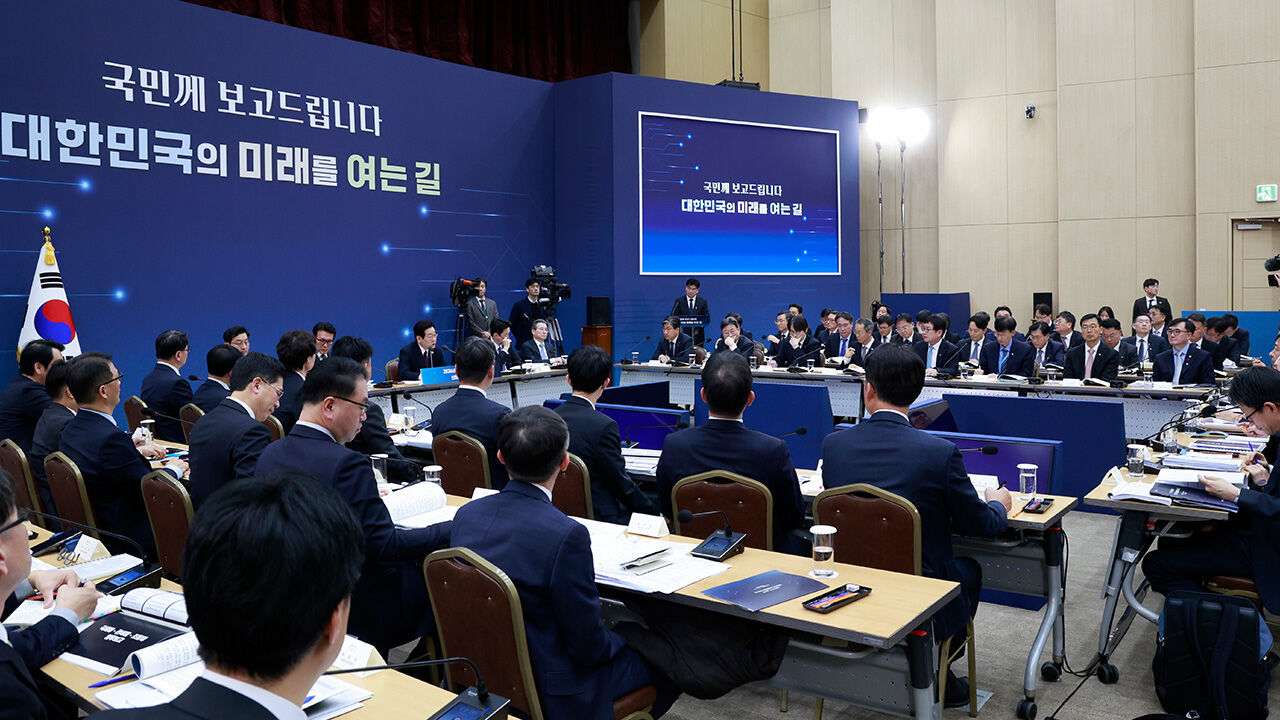 이 대통령, '조세 정의 실현' 당부…"세금은 떼먹을 수 없어"