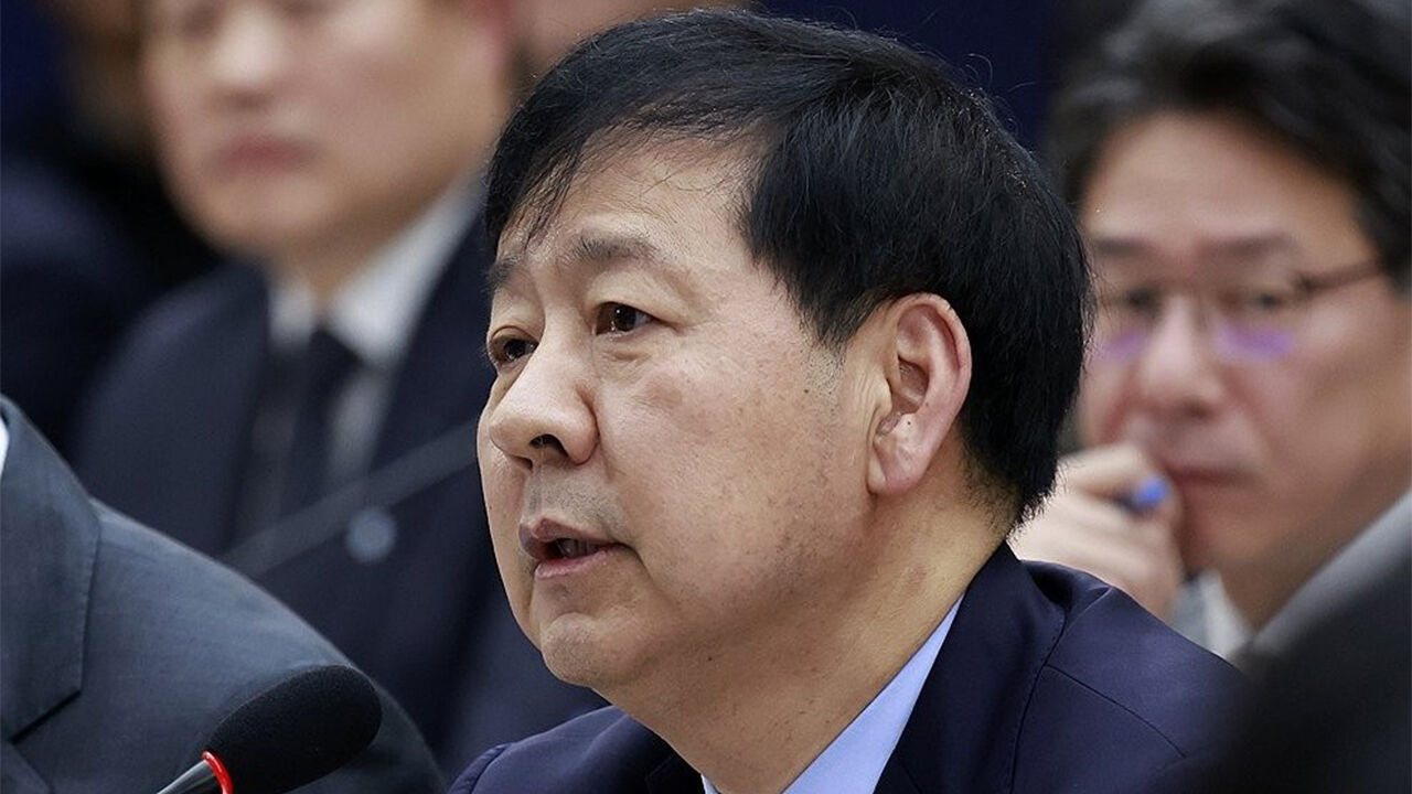 구윤철 "적극 재정으로 내년 1.8%+α 성장…지주 규제 특례 마련"