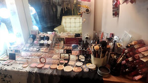 고궁 주변 한복대여점에서 불법 미용행위…서울시, 10곳 적발