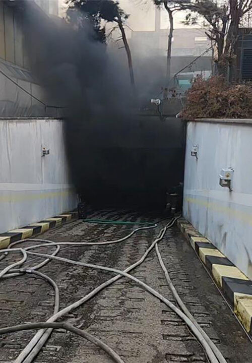 불이 난 지하 주차장 (사진=인천소방본부 제공, 연합뉴스)