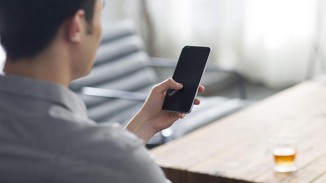  배우자 외도, 실시간 감청  불법 프로그램 판매 일당 징역 7년