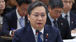 우주청장 "2029 달 궤도선·2032 착륙선 보낸다"