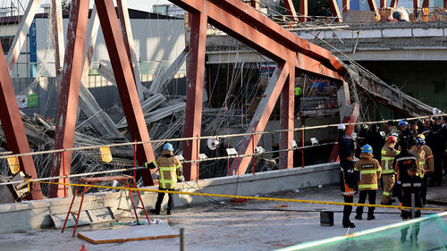 2명 매몰 광주 도서관 붕괴 수색 일시중단…"안전 확보"