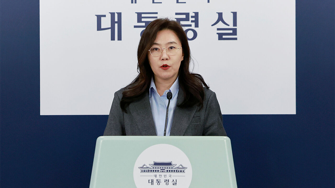 강유정 대변인이 12일 서울 용산 대통령실 청사에서 캄보디아 스캠 범죄 대응 성과 관련 브리핑을 하고 있다. (사진=연합뉴스)