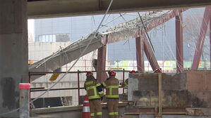 '2명 매몰' 붕괴 현장 수색 일시중단…"안전 확보"