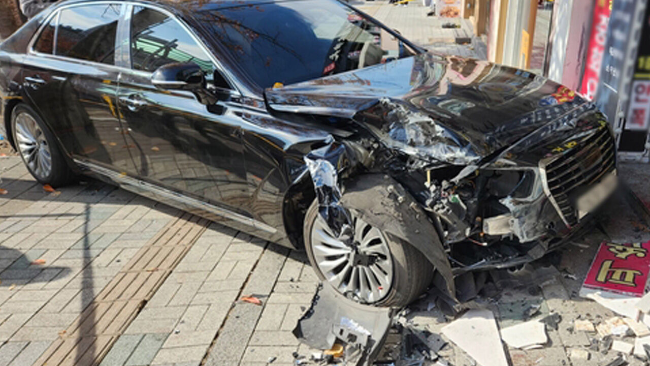 모녀 덮친 부평 차량 돌진…70대 운전자 '가속 페달' 밟았다