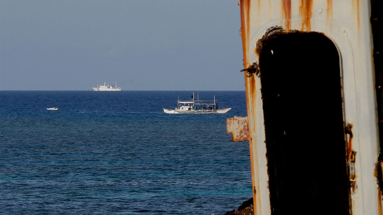 중국, 남중국해서 필리핀과 마찰…"영공 침범 항공기 퇴거 조치"