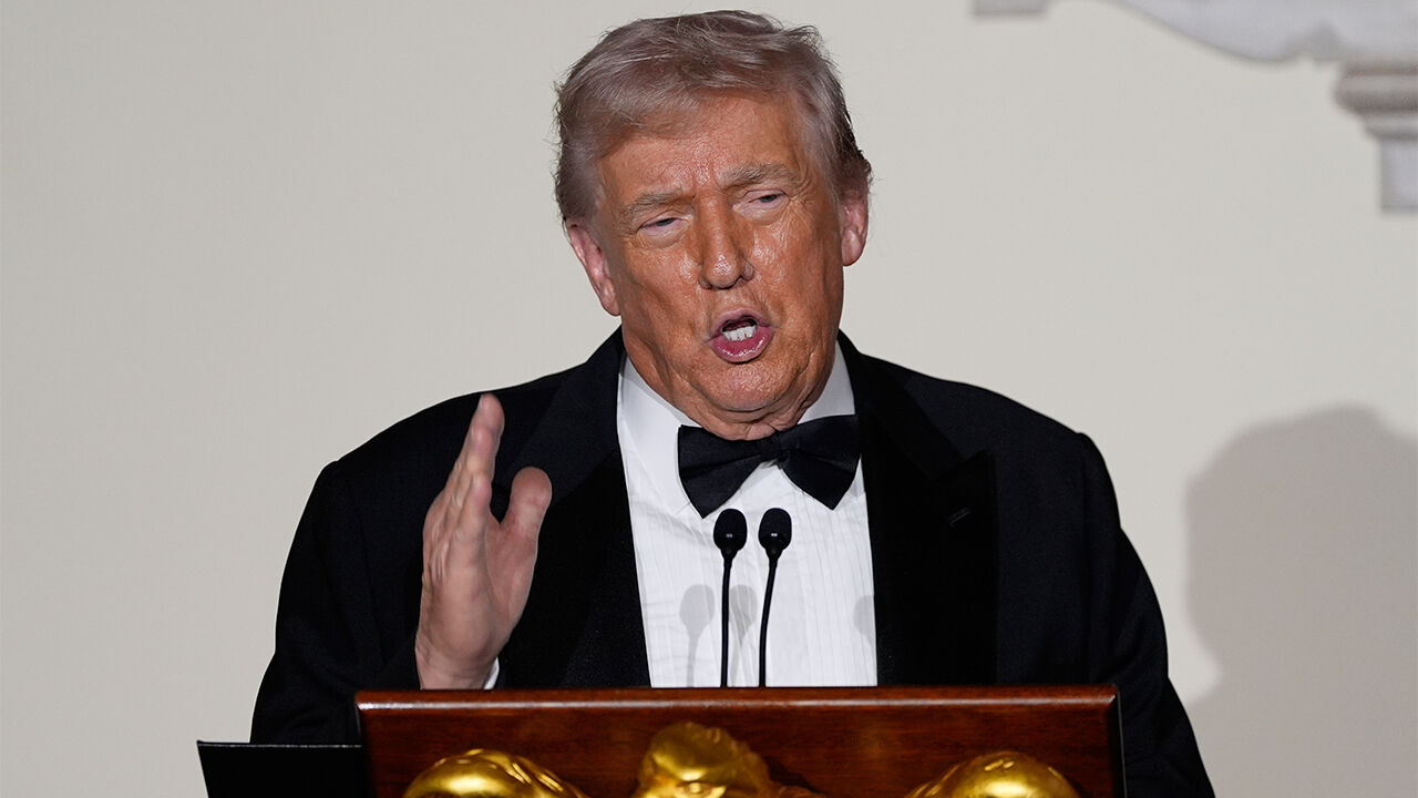 트럼프, 투표 기기 하드 빼낸 부정선거론자에 '사면'