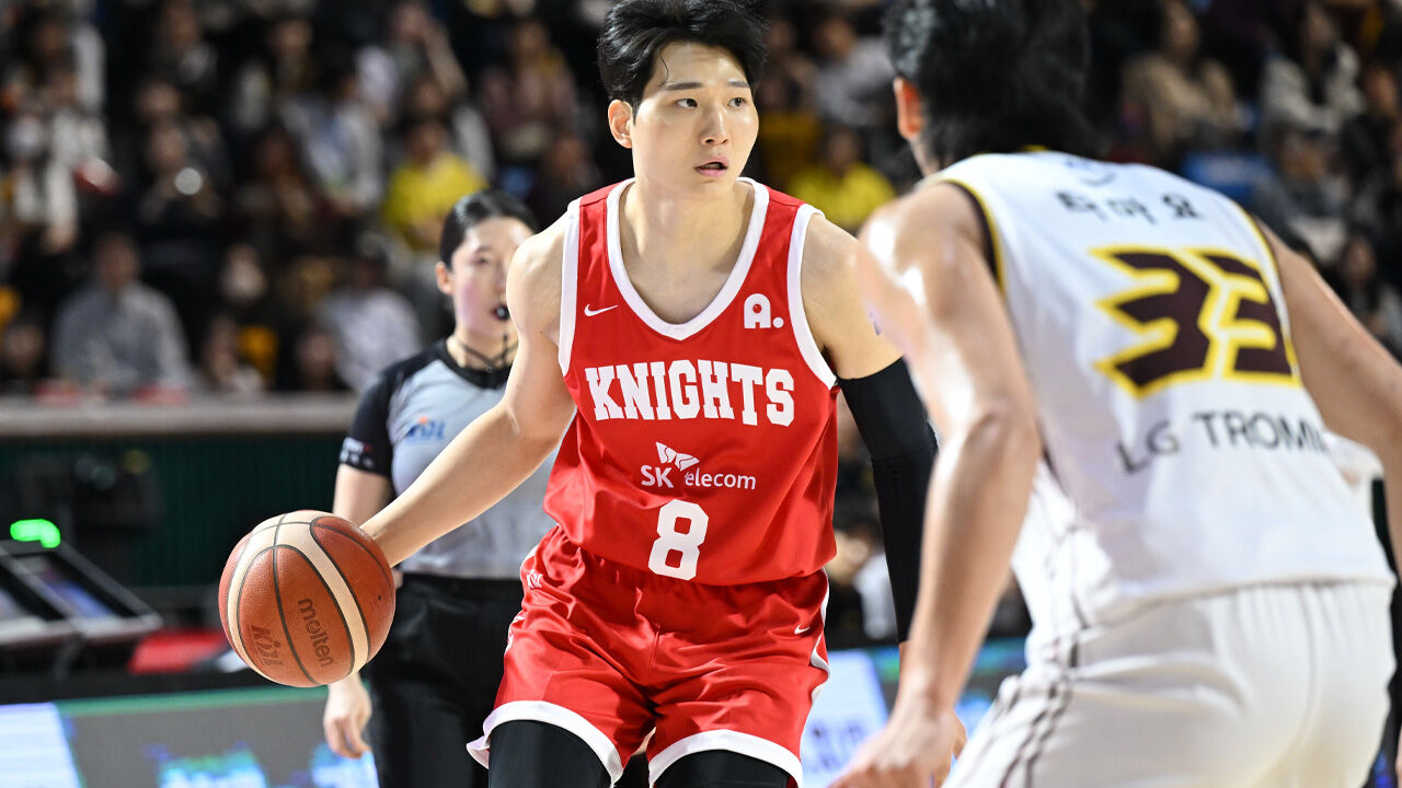 김낙현·안영준 39점 합작…SK, 선두 LG 완파하고 연패 탈출