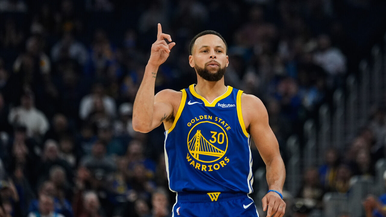 '부상 복귀' 커리 39점 폭발에도…골든스테이트, 미네소타에 패