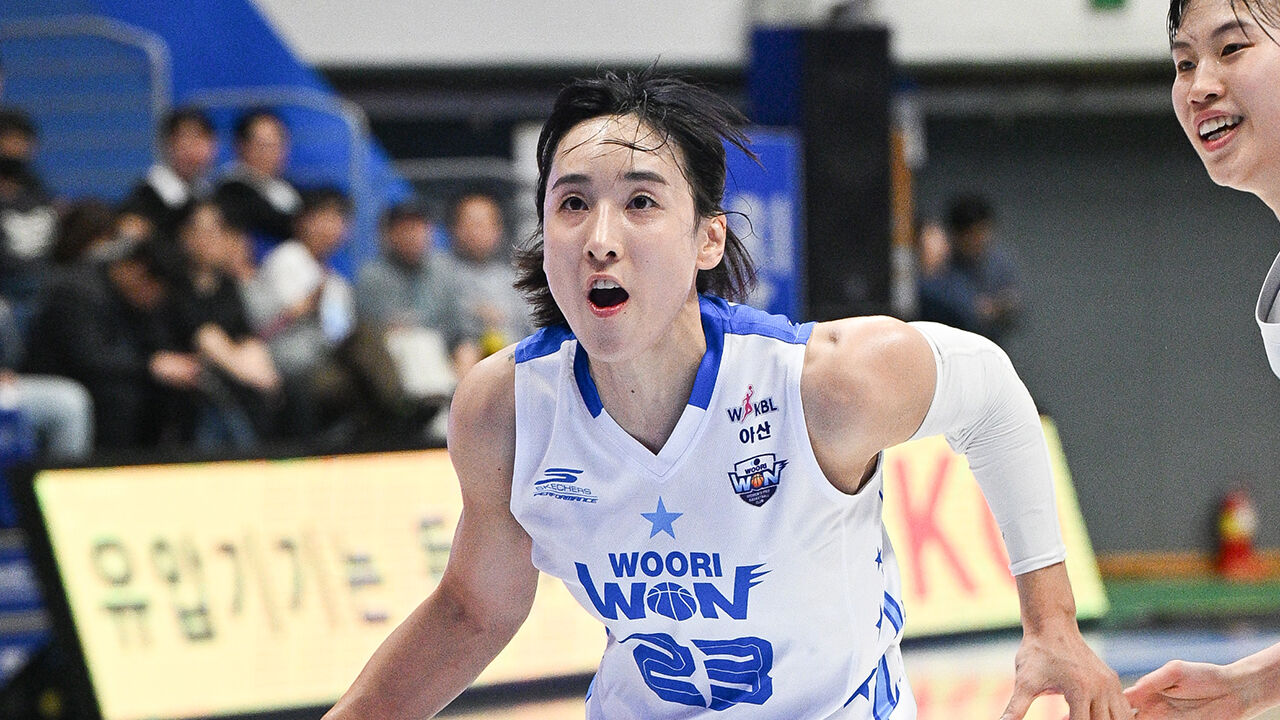 '김단비 22점' 여자농구 우리은행 3연승·단독 4위