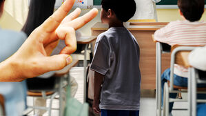 "덧셈 왜 못 해" 딱밤 때렸다가…초등 1학년 담임 결국