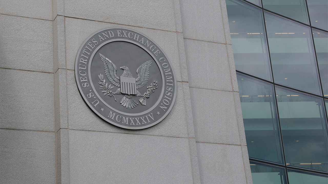 NYT "미 SEC, 트럼프 재집권 후 암호화폐 소송 중단"