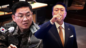 "계엄 한 달 전 식사한 윤, 몸 못 가눌 정도로 취하더니…"