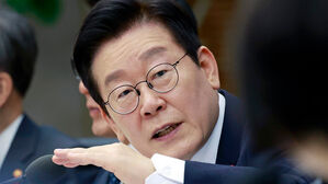 이 대통령, 사회적 기업 지원 언급하며 "내가 종북이면 박근혜 고첩"