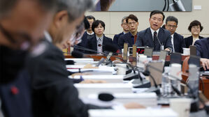 방미통위원장 자질 공방&hellip;여 "언론법 전문가"&middot;야 "코드 인사"