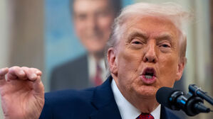 트럼프, 방산업체에 "배당 줄이고 무기 개발해야" 행정명령 검토