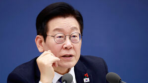 이 대통령 "생중계 업무보고 관심 커&hellip;넷플릭스보다 재밌단 설"