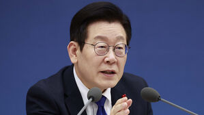 이 대통령 "외국인 카지노, 공공영역에 내줘야&hellip;민간은 특혜"