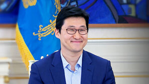 "170여 개국 CEO"란 김범석&hellip;'매출 90%' 한국은 무시