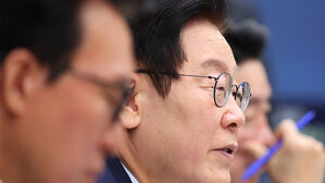 이 대통령, 석유공사에 "'대왕고래' 생산원가 계산도 안 해봤나"